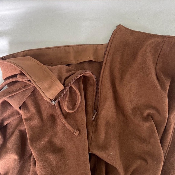 Abercrombie & Fitch Vegan Suede Skirt in Rich Brown - Picture 4 of 5